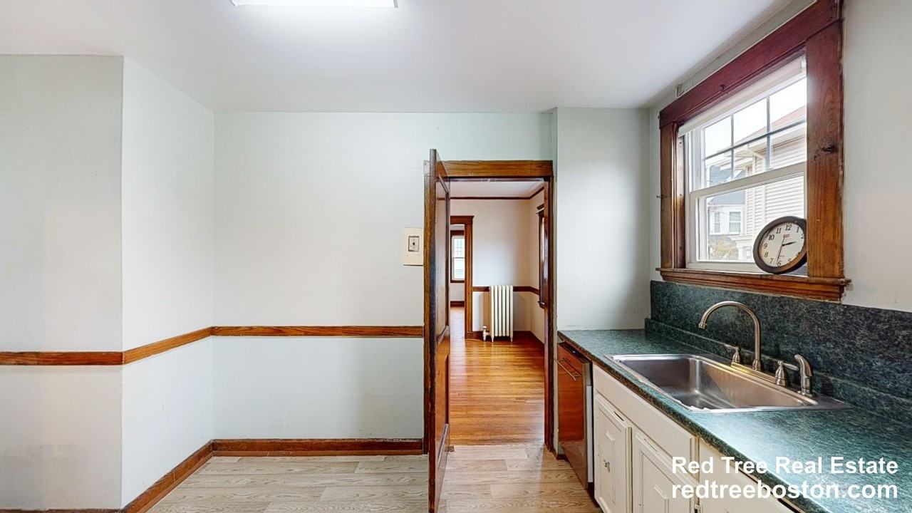 79 Henry St #1 - Photo 5 of 17