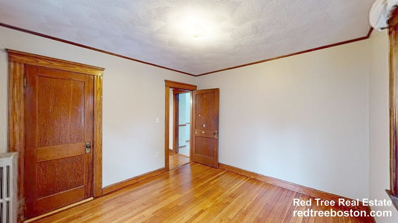 79 Henry St #1 - Photo 7 of 17