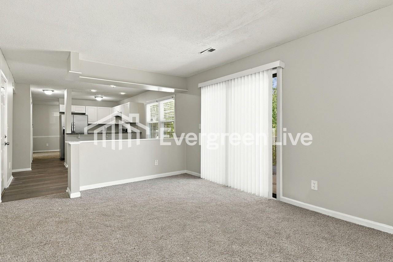 1606 Rowemont Dr - Photo 3 of 15