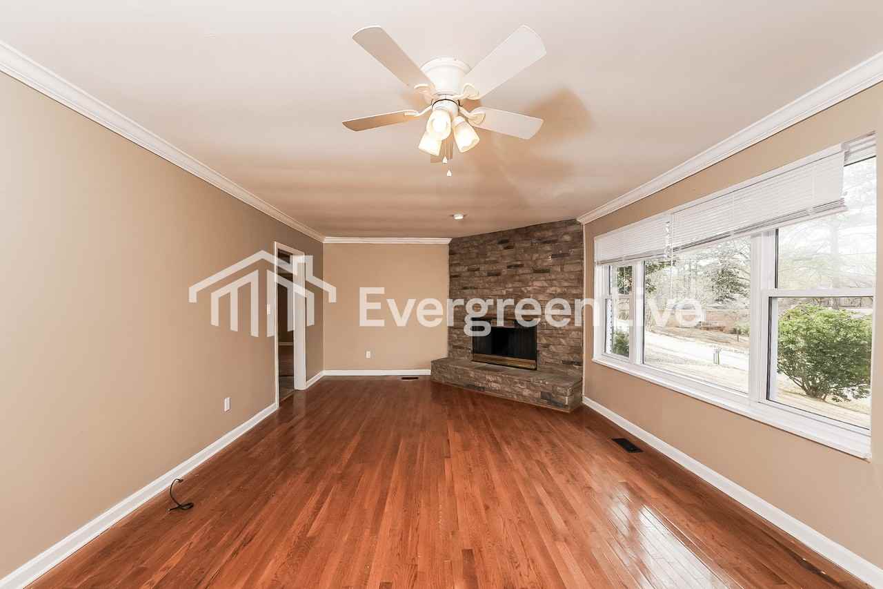 951 Pine Hill Rd - Photo 2 of 10