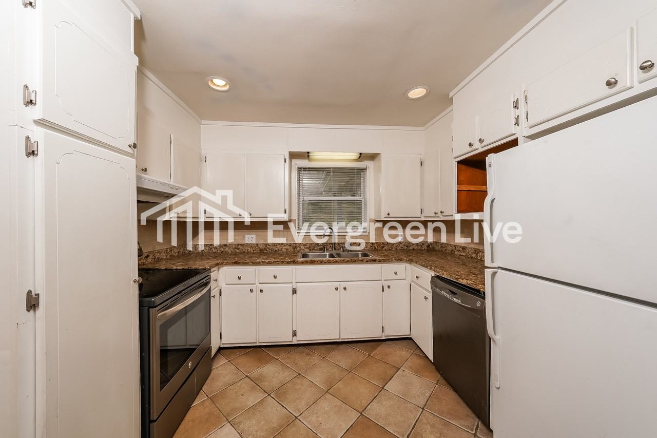 951 Pine Hill Rd - Photo 4 of 10