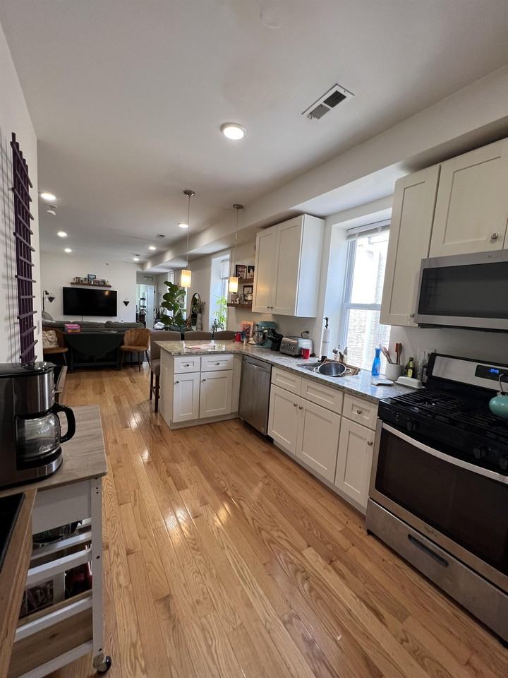1926 Girard Ave. - Photo 2 of 9