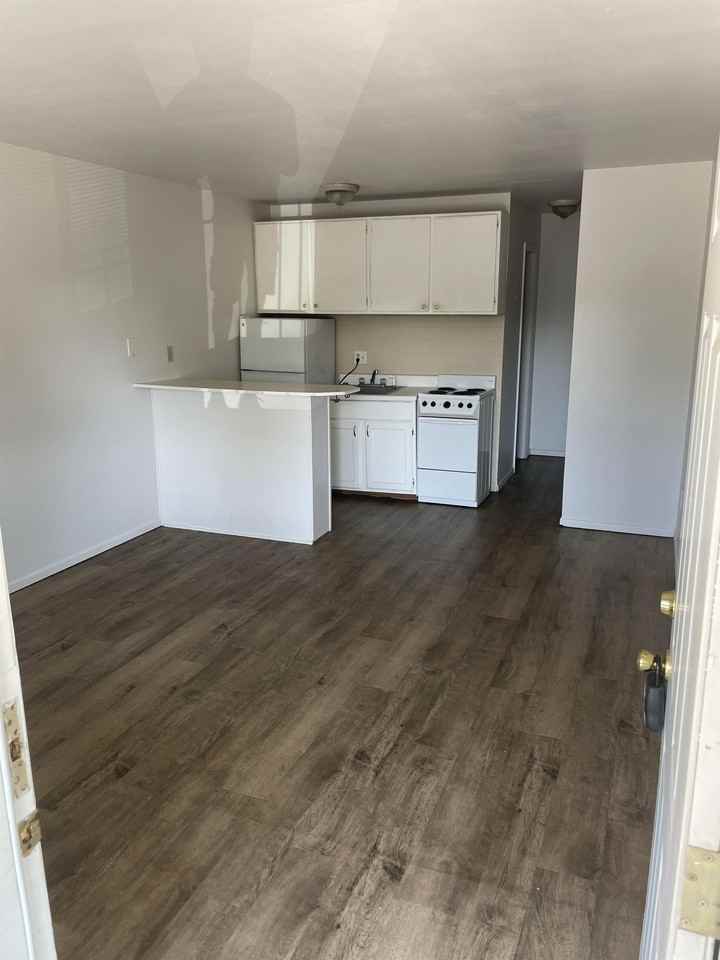 225 North Sherwood Street - Photo 6 of 25