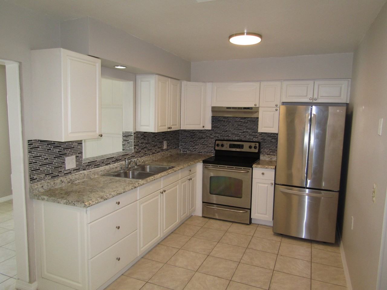 417Granada1 - Photo 7 of 14