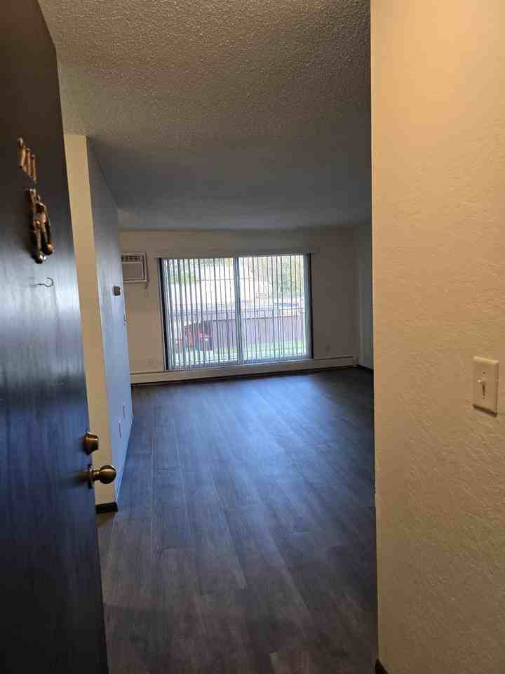 Ridge Crest Apts - Photo 3 of 11