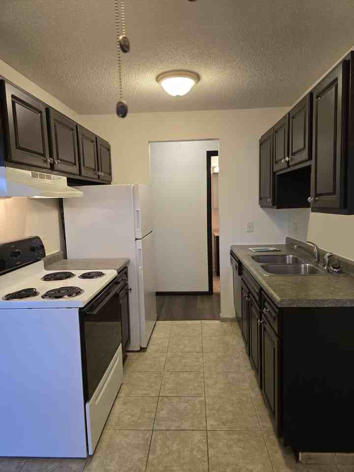 Ridge Crest Apts - Photo 5 of 11