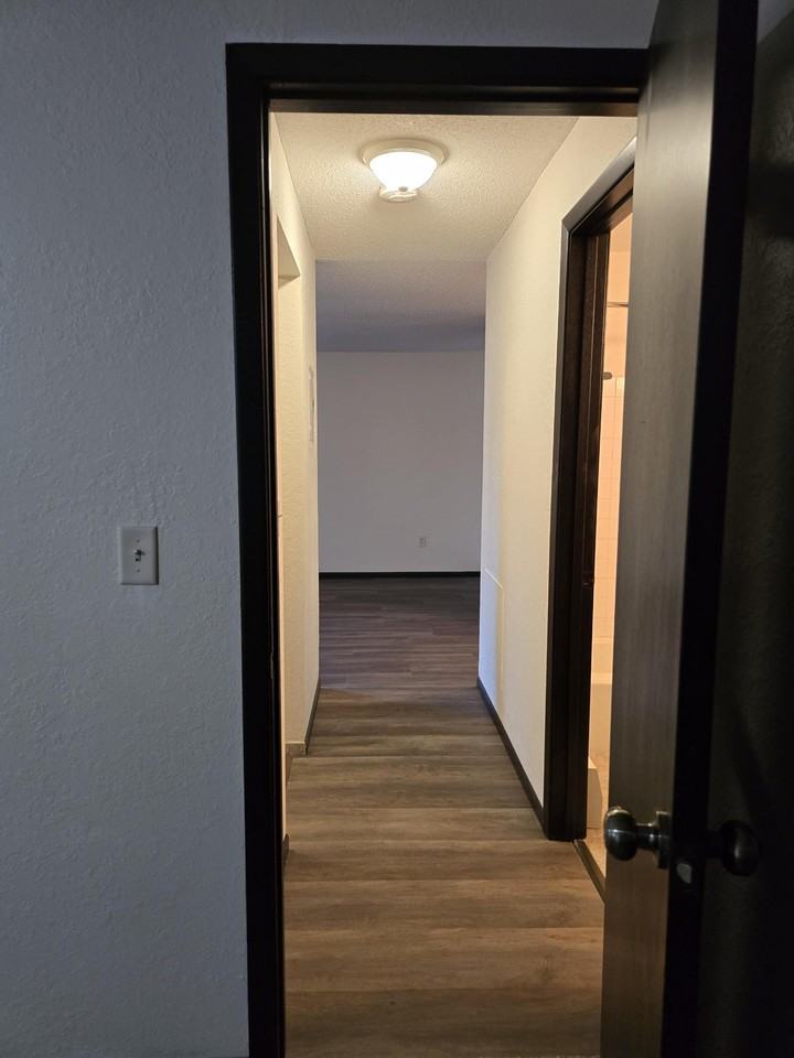Ridge Crest Apts - Photo 6 of 11