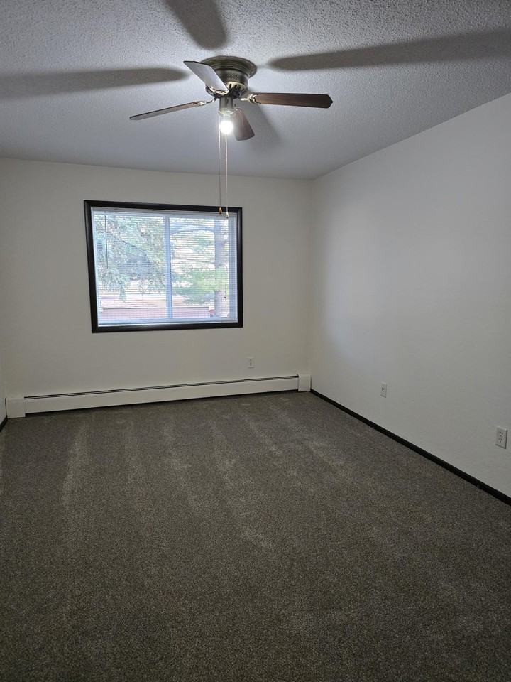 Ridge Crest Apts - Photo 7 of 11