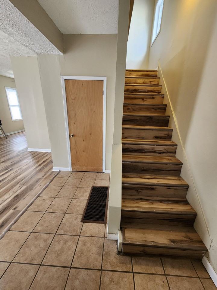 126 14th St Nw #1 - Photo 7 of 12