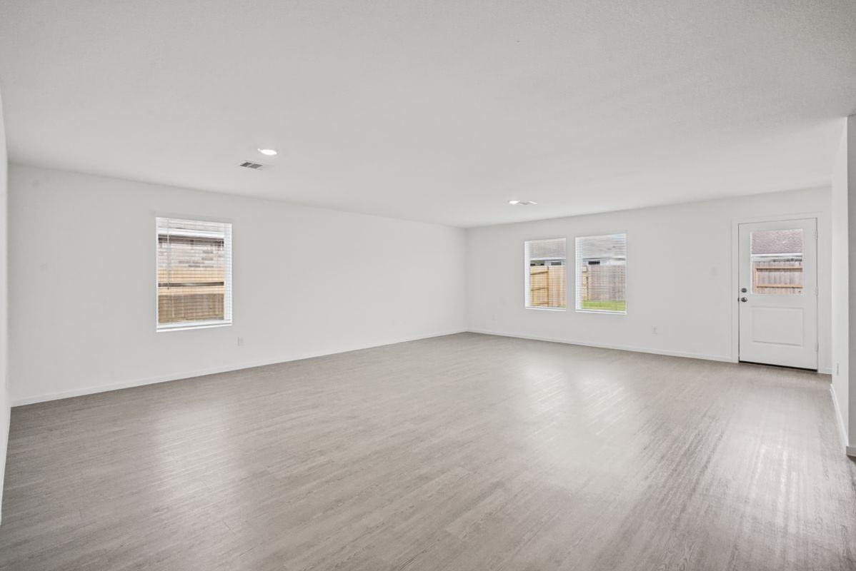1718 Primrose Pointe Dr - Photo 5 of 26