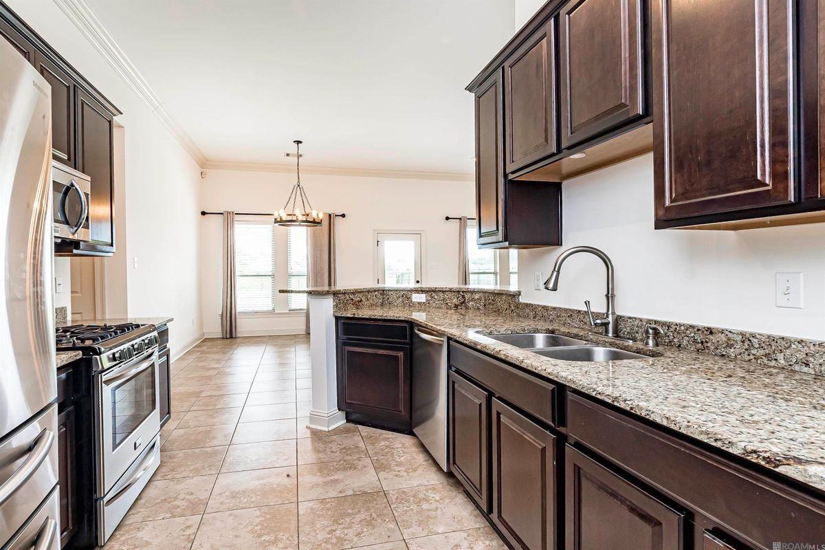 9317 Falling Oak Dr - Photo 7 of 24
