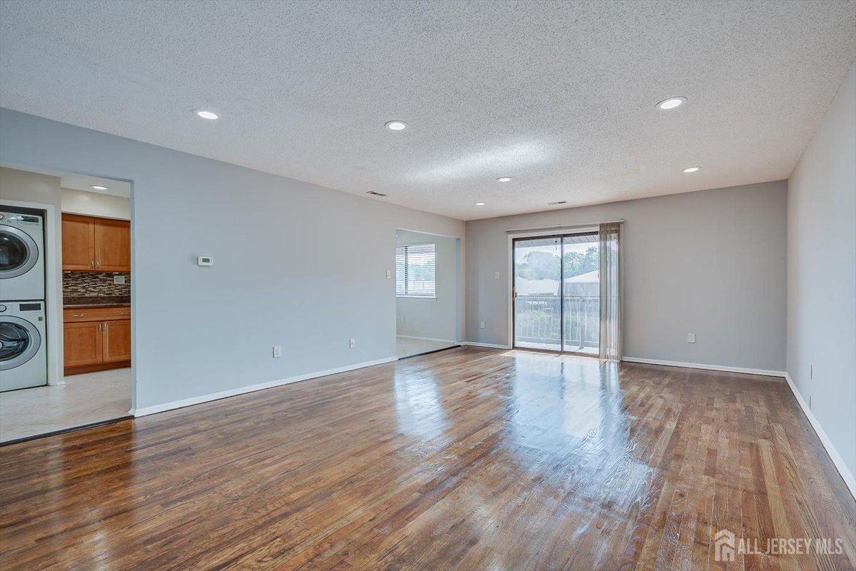312 Edison Glen Ter - Photo 7 of 35