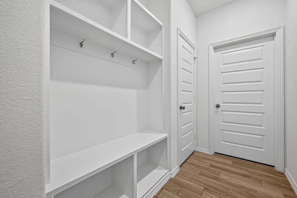 23131 Forebear Dr - Photo 2 of 27