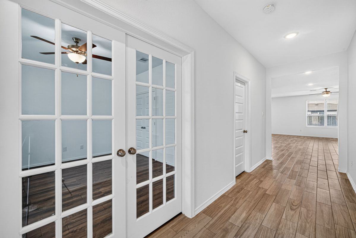 23131 Forebear Dr - Photo 4 of 27