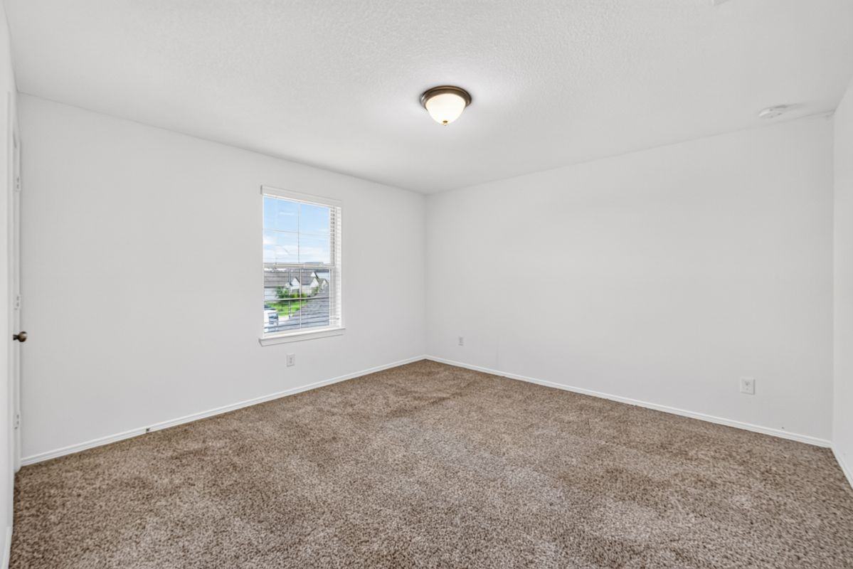 23131 Forebear Dr - Photo 6 of 27