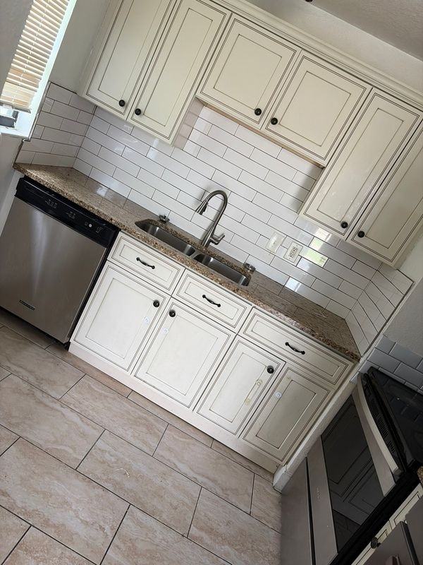 2804 Avenue J - Photo 5 of 7