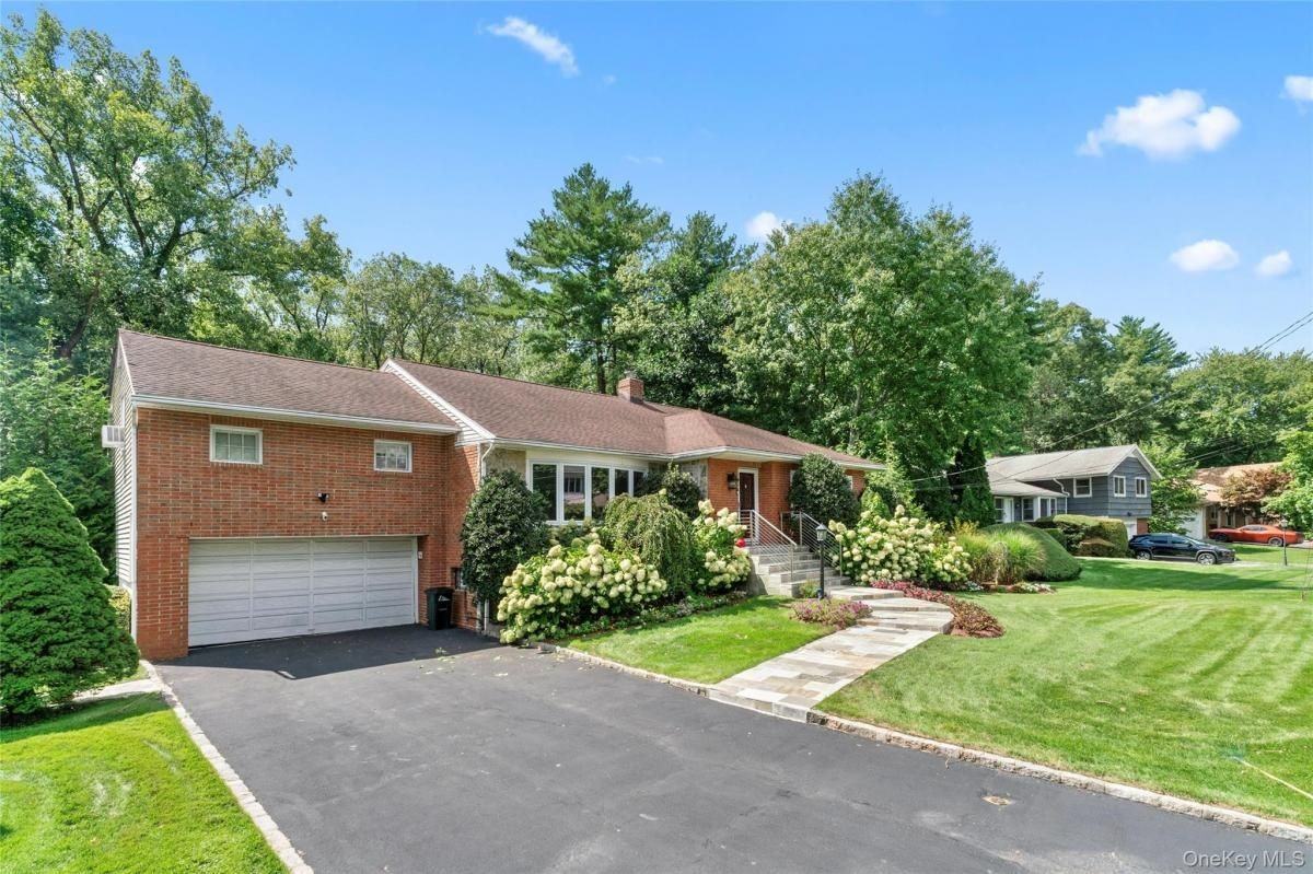 199 Winding Brook Rd - Photo 4 of 35