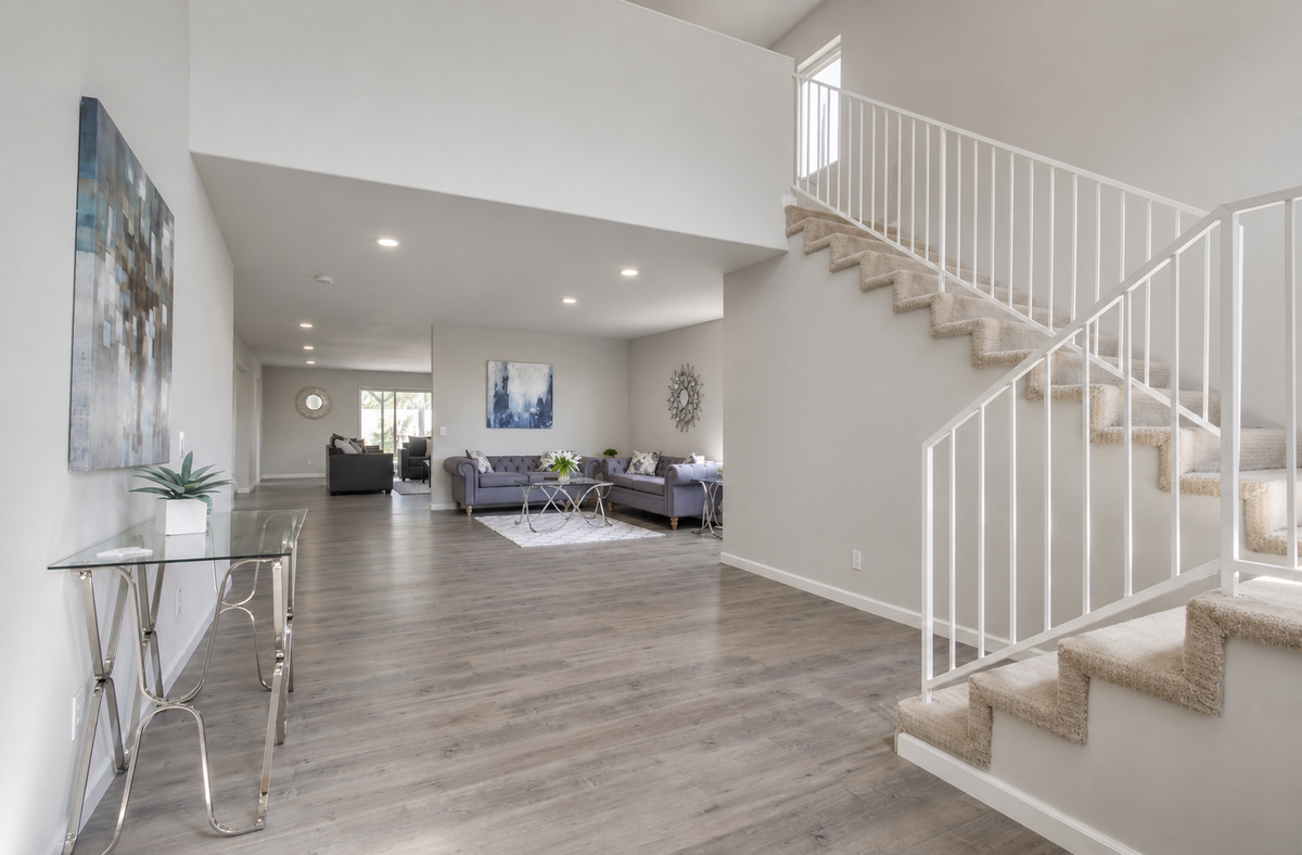 533 42nd St - Photo 4 of 10