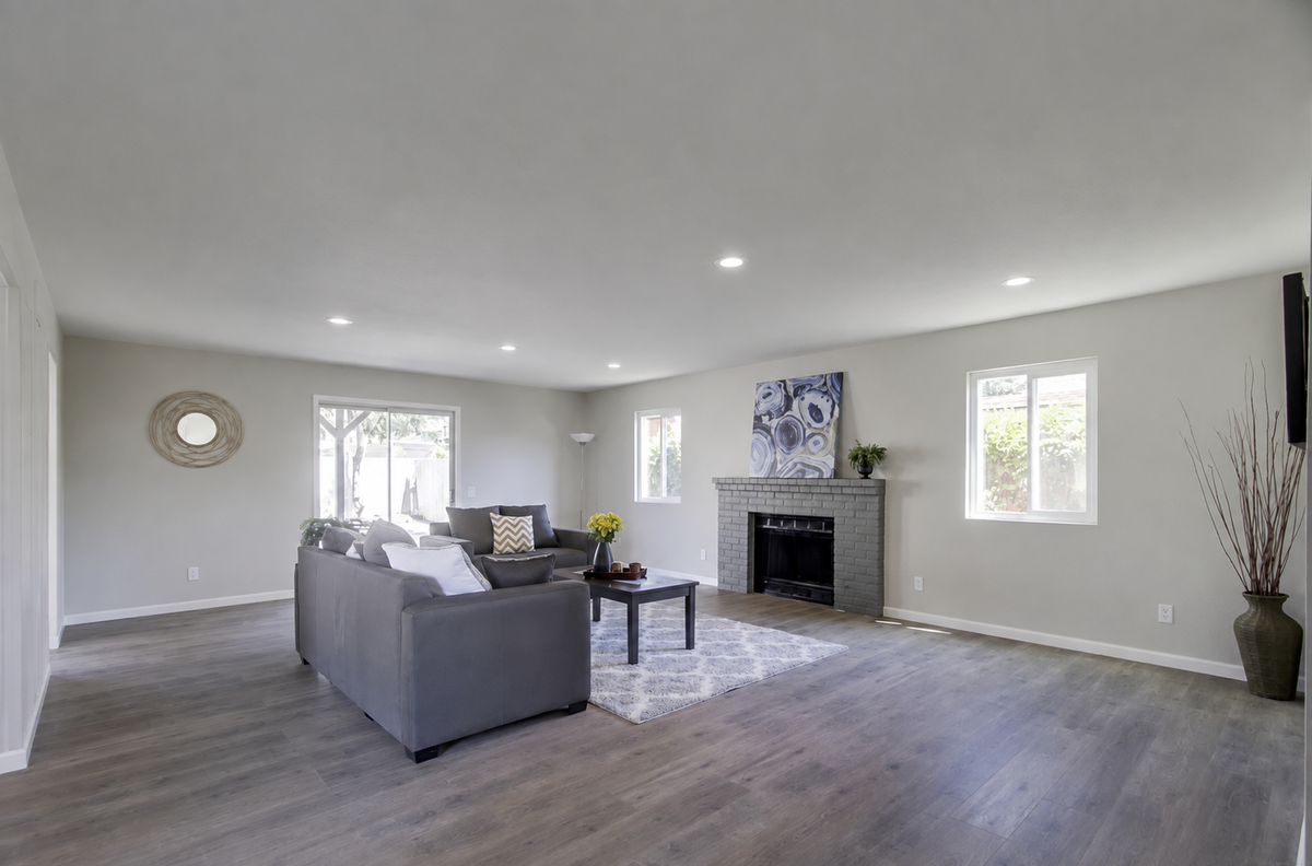 533 42nd St - Photo 5 of 10