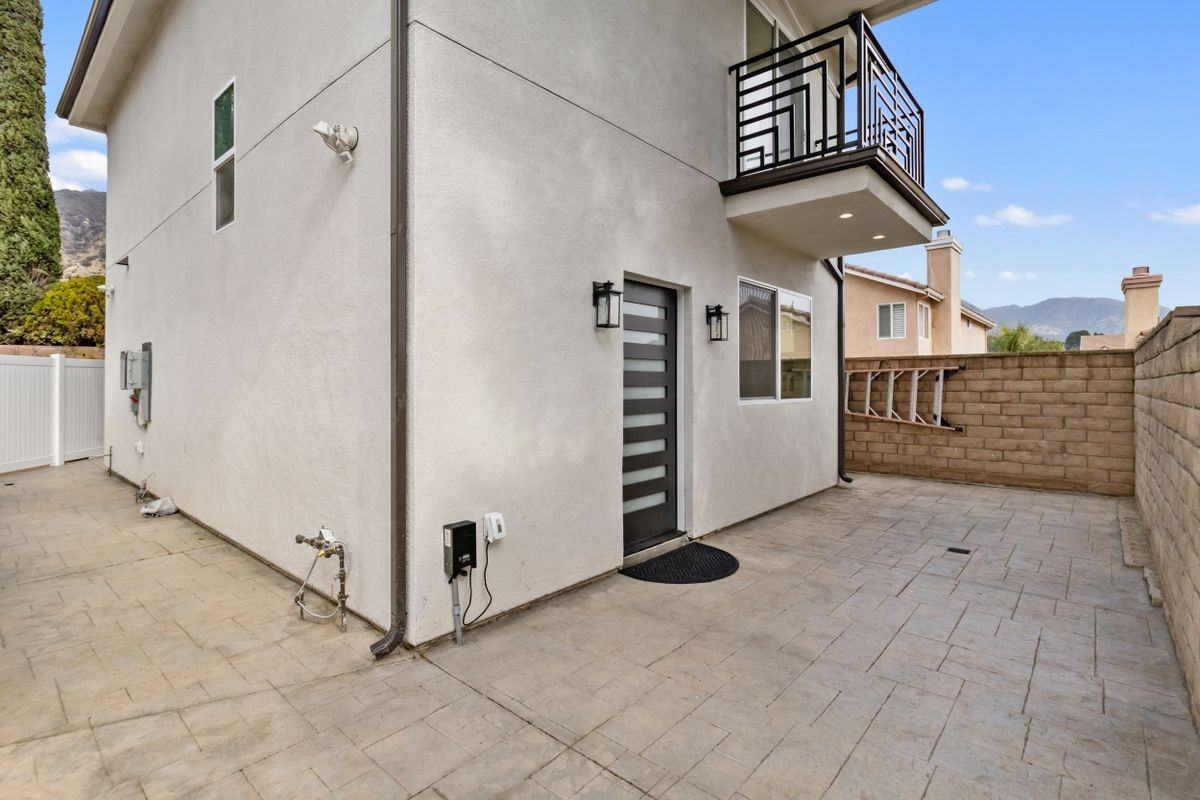 13564 Polk St - Photo 3 of 18