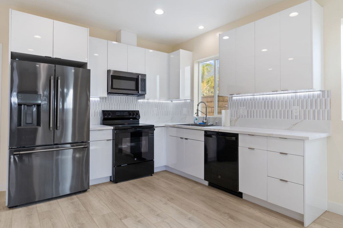 13564 Polk St - Photo 5 of 18