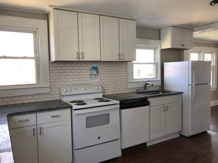 308 W Statesville Ave - Photo 6 of 16