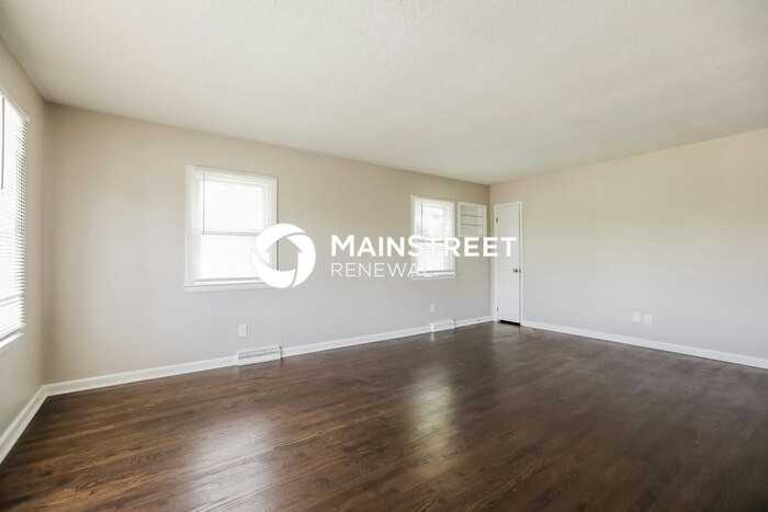 1641 N 49th St - Photo 3 of 17