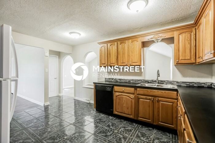 1641 N 49th St - Photo 7 of 17