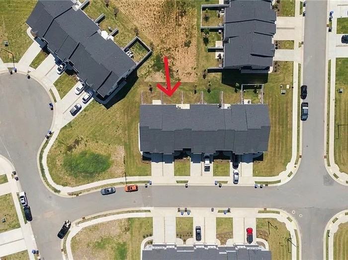 1262 Evelynnview Ln - Photo 3 of 32
