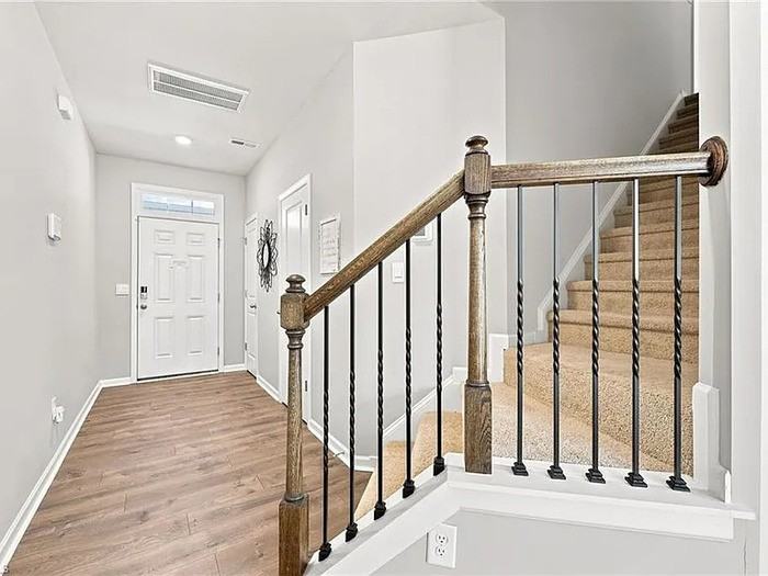 1262 Evelynnview Ln - Photo 6 of 32