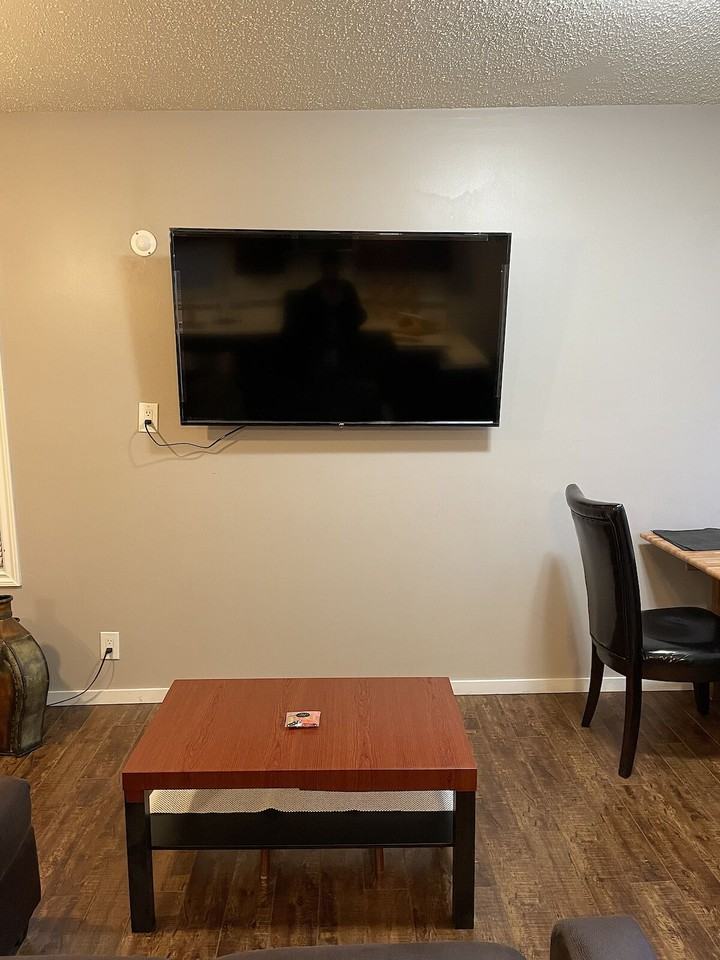 646 Mcdougall Rd Ne - Photo 5 of 16