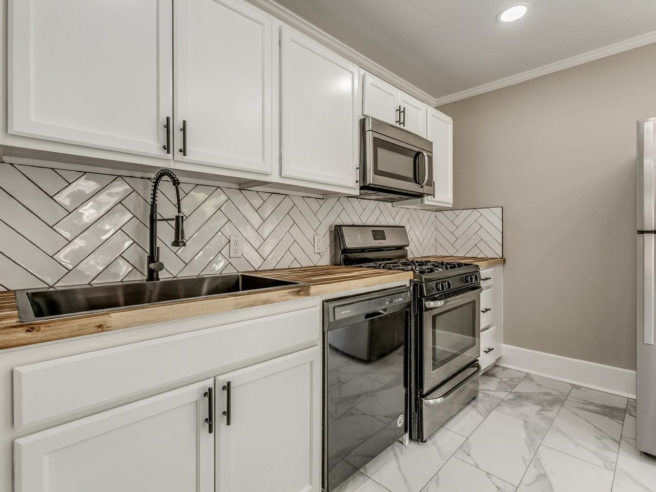 509 S Shawnee Ave #B - Photo 2 of 17