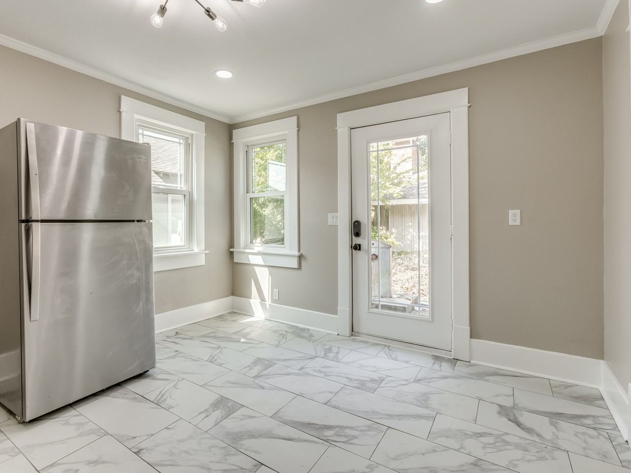 509 S Shawnee Ave #B - Photo 4 of 17