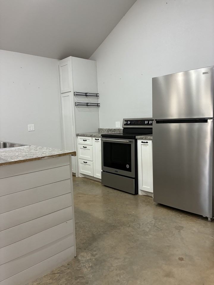 1212 Brady Ave #NA - Photo 4 of 10