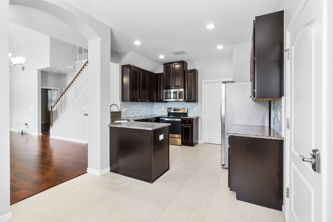 5129 Bay Isle Cir - Photo 5 of 42