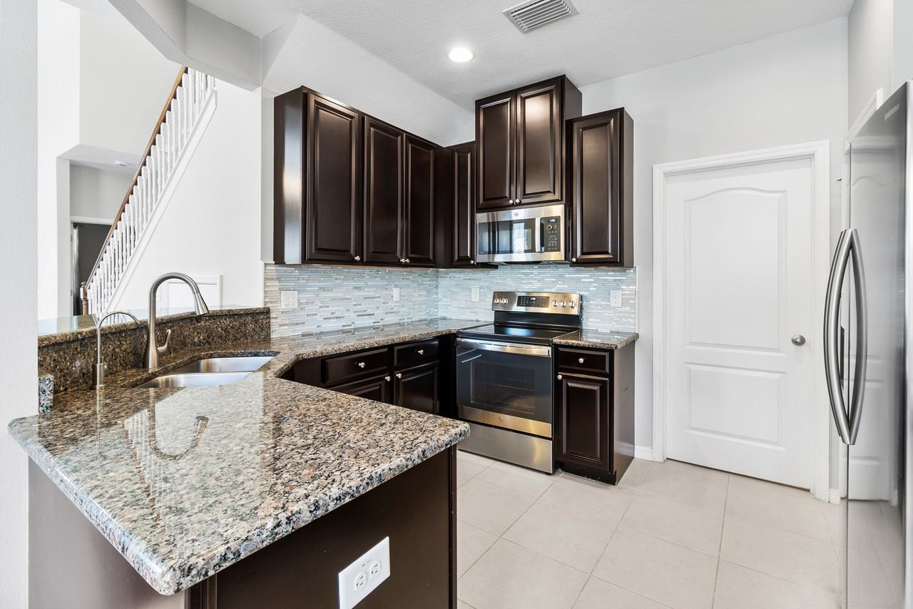 5129 Bay Isle Cir - Photo 6 of 42