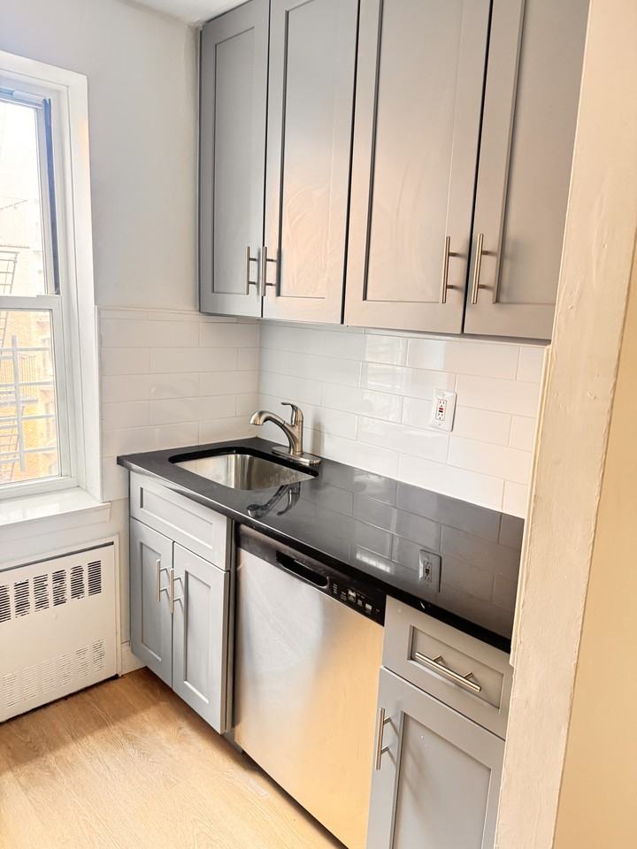 83-33 118th Street #6M - Photo 7 of 12