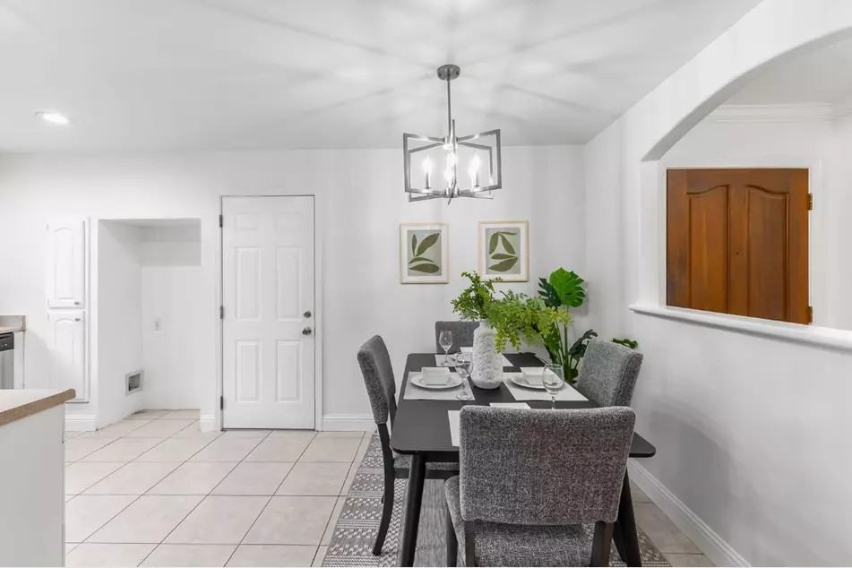 1310 Sheridan Ave - Photo 2 of 42