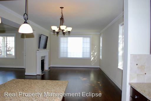 315 4th Ave S - Photo 3 of 20