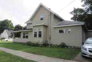 featured image of 221 W Henry St Apt 1 #1