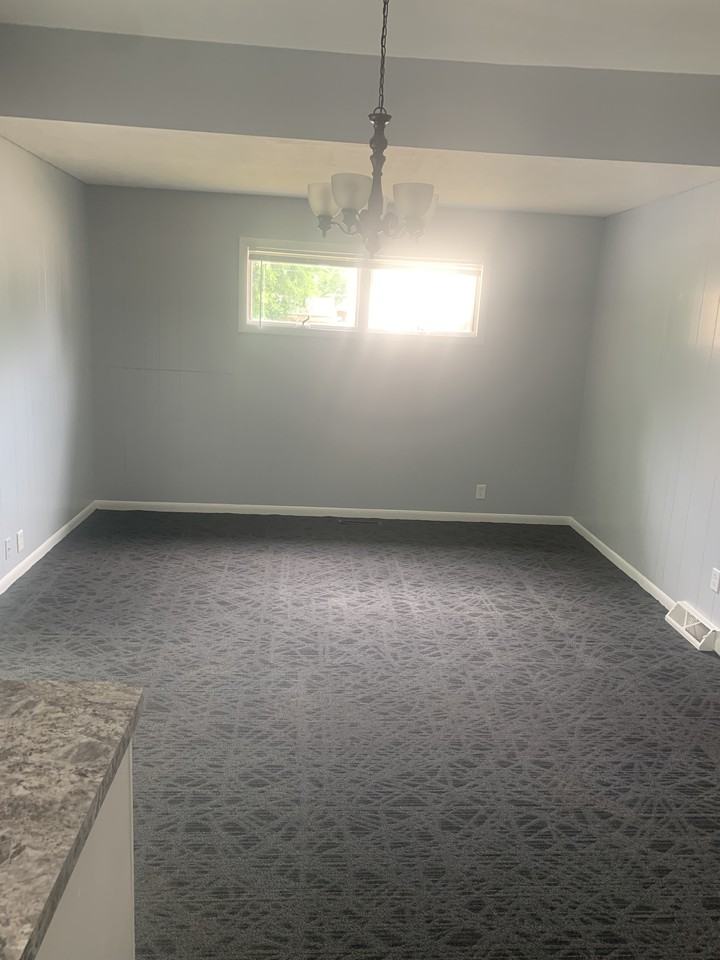 221 W Henry St Apt 1 #1 - Photo 4 of 15
