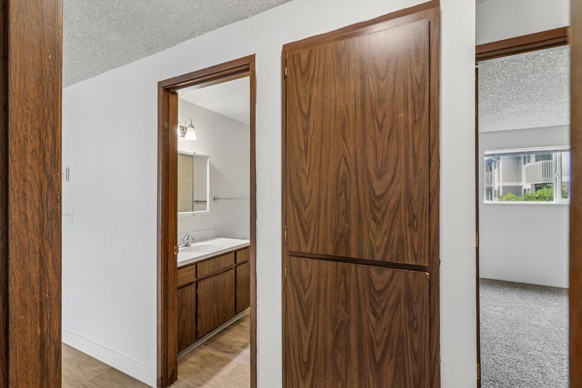 460 Lindale Dr - Photo 6 of 15