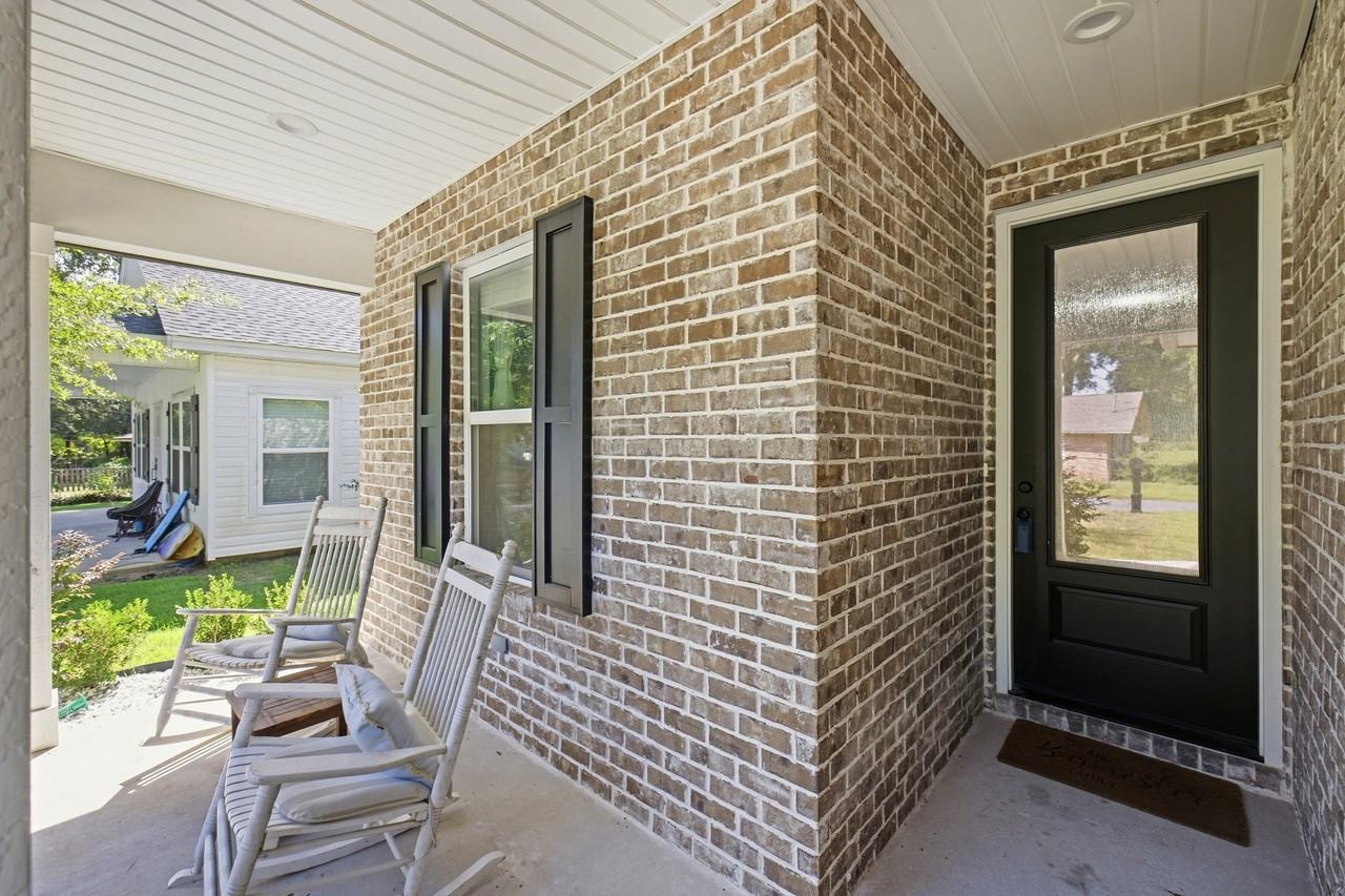 1118 48th St #1 - Photo 4 of 50