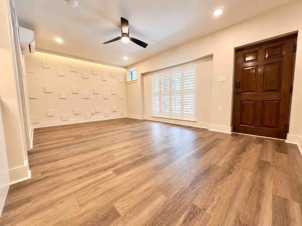 1629 Washington Ave #1 - Photo 3 of 14
