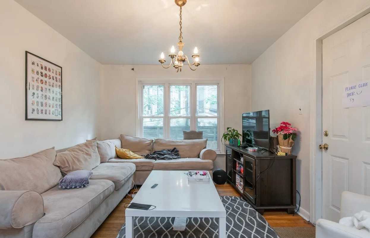 3928 Delancey St #1 - Photo 4 of 11