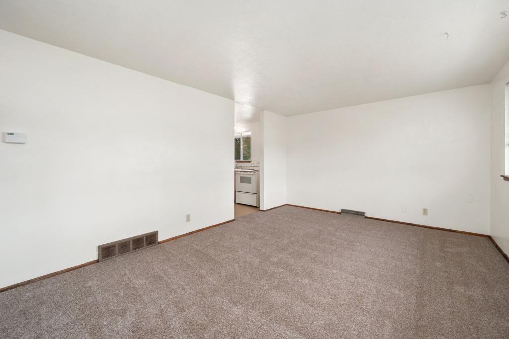 835 Franklin Ave - Photo 3 of 10