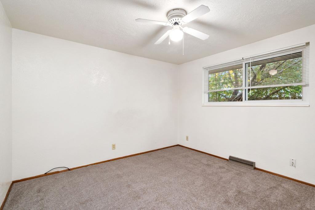 835 Franklin Ave - Photo 7 of 10
