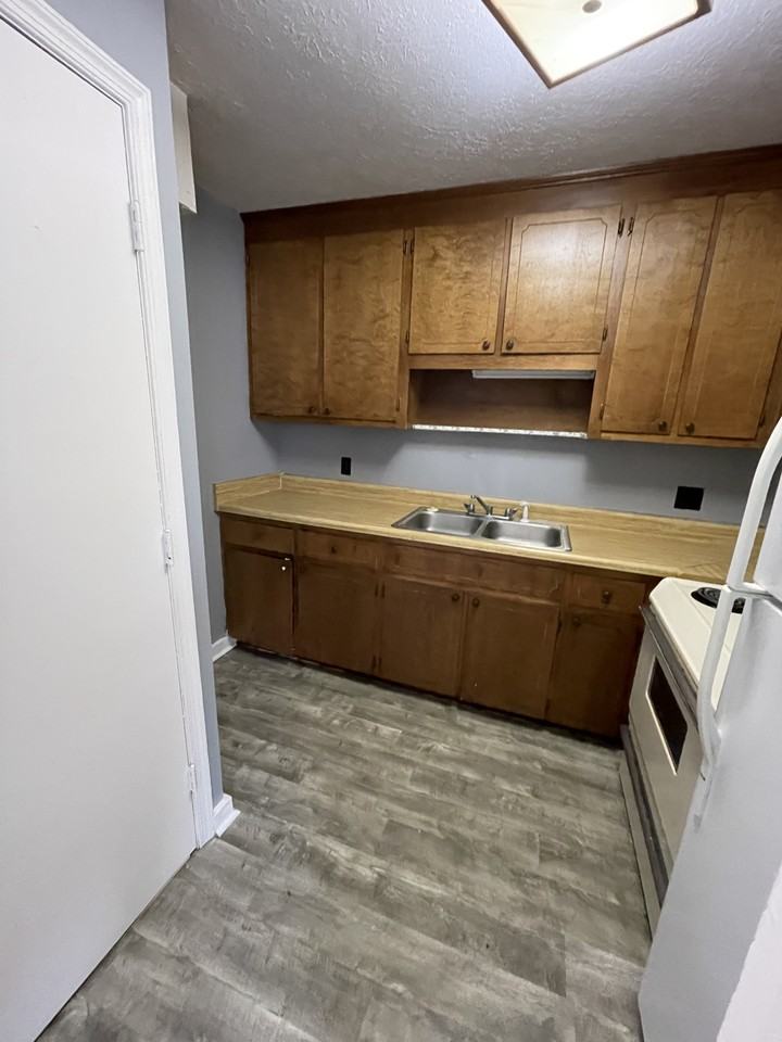 89 Meadow Green Dr #12 - Photo 5 of 10