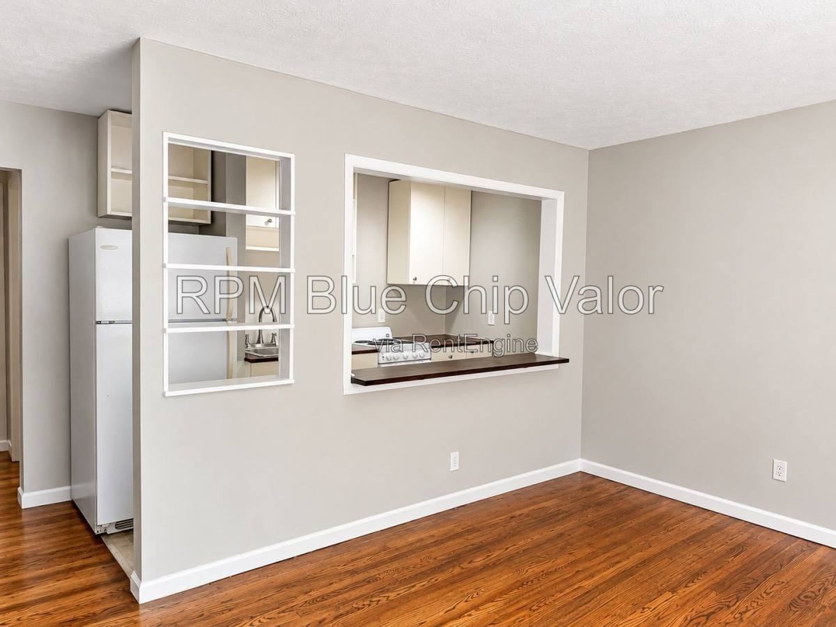 2118 Kemper Ln #5