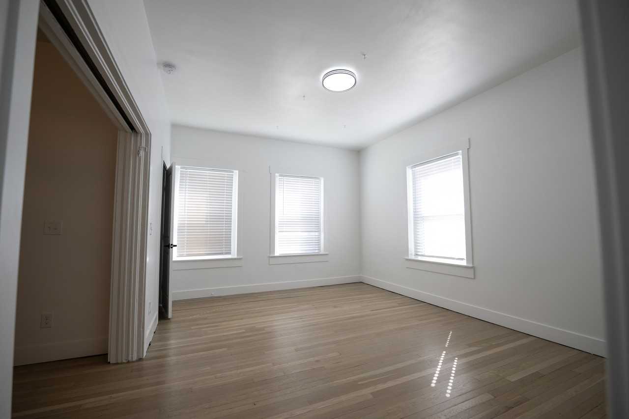 200 W 36th St #1W - Photo 5 of 20